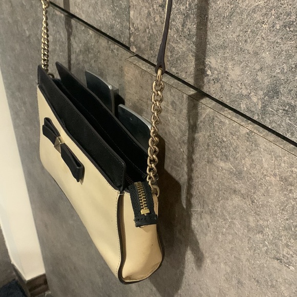 Heavily used Kate Spade Bag - Picture 4 of 13